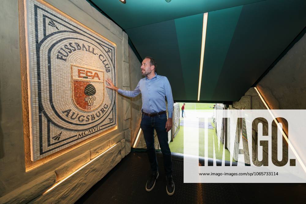 Managing Director Finance Michael Stroell FC Augsburg , The new players tunnel in the Roemer look, Press conference, FC Augsburg, Football, 1 Bundesliga season 2025 2026, 29 08 2025 Augsburg Bavaria Germany