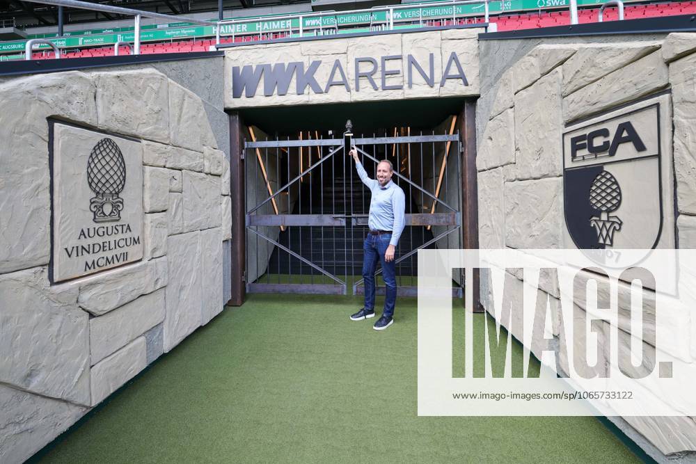 Managing Director Finance Michael Stroell FC Augsburg , The new players tunnel in the Roemer look, Press conference, FC Augsburg, Football, 1 Bundesliga season 2025 2026, 29 08 2025 Augsburg Bavaria Germany