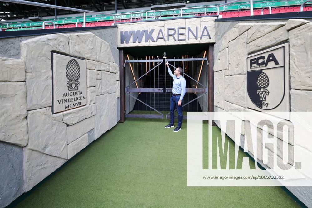 Managing Director Finance Michael Stroell FC Augsburg , The new players tunnel in the Roemer look, Press conference, FC Augsburg, Football, 1 Bundesliga season 2025 2026, 29 08 2025 Augsburg Bavaria Germany