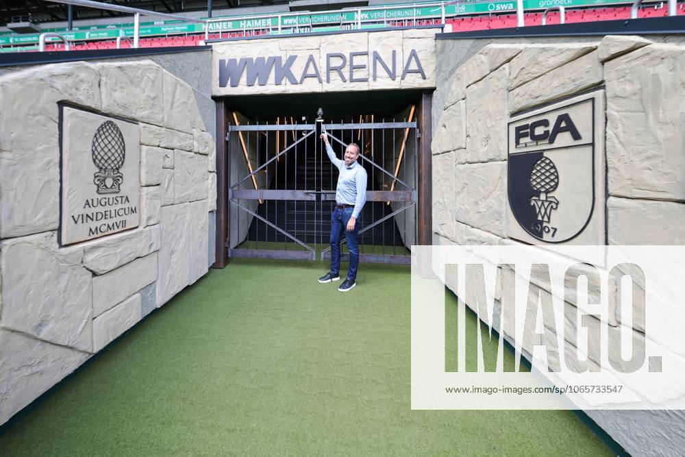 Managing Director Finance Michael Stroell FC Augsburg , The new players tunnel in the Roemer look, Press conference, FC Augsburg, Football, 1 Bundesliga season 2025 2026, 29 08 2025 Augsburg Bavaria Germany