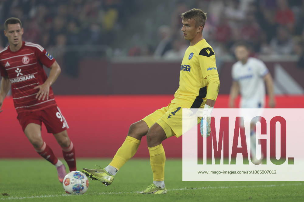 Goalkeeper Hans Christian Bernat Karlsruher SC in action, on the ball, single action during the 2 Bundesliga match between Fortuna Düsseldorf and Karlsruher SC, Merkur Spiel Arena on August 30, 2025 in Düsseldorf, Germany Photo by Oliver Kaelke DeFodi Images Goalkeeper Hans Christian Bernat Karlsruher SC controls the ball during the 2 Bundesliga match between Fortuna Düsseldorf and Karlsruher SC at Merkur Spiel Arena on August 30, 2025 in Düsseldorf, Germany Photo by Oliver Kaelke DeFodi Images Photo by Oliver Kaelke DeFodi Images
