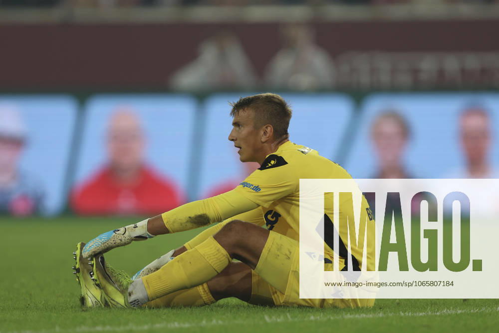 Goalkeeper Hans Christian Bernat Karlsruher SC injured on the ground during the 2 Bundesliga match between Fortuna Düsseldorf and Karlsruher SC, Merkur Spiel Arena on August 30, 2025 in Düsseldorf, Germany Photo by Oliver Kaelke DeFodi Images Goalkeeper Hans Christian Bernat Karlsruher SC injured on the ground during the 2 Bundesliga match between Fortuna Düsseldorf and Karlsruher SC at Merkur Spiel Arena on August 30, 2025 in Düsseldorf, Germany Photo by Oliver Kaelke DeFodi Images Photo by Oliver Kaelke DeFodi Images