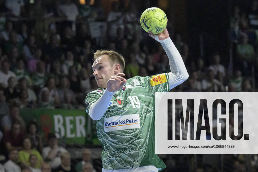 In the picture from l Mathias Gidsel Fuechse Berlin , action, fight, fights for the ball, GER, Berlin, handball, Fuechse Berlin vs Bergischer HC, DAIKIN Handball Bundesliga, in the Max Schmeling Halle, 31 08 2025,