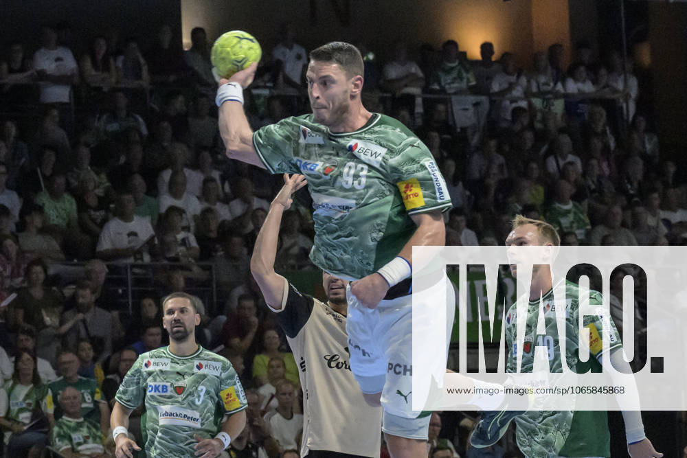 In the picture from l Mijajlo Marsenic Fuechse Berlin , action, fight, fights for the ball, GER, Berlin, handball, Fuechse Berlin vs Bergischer HC, DAIKIN Handball Bundesliga, in the Max Schmeling Halle, 31 08 2025,