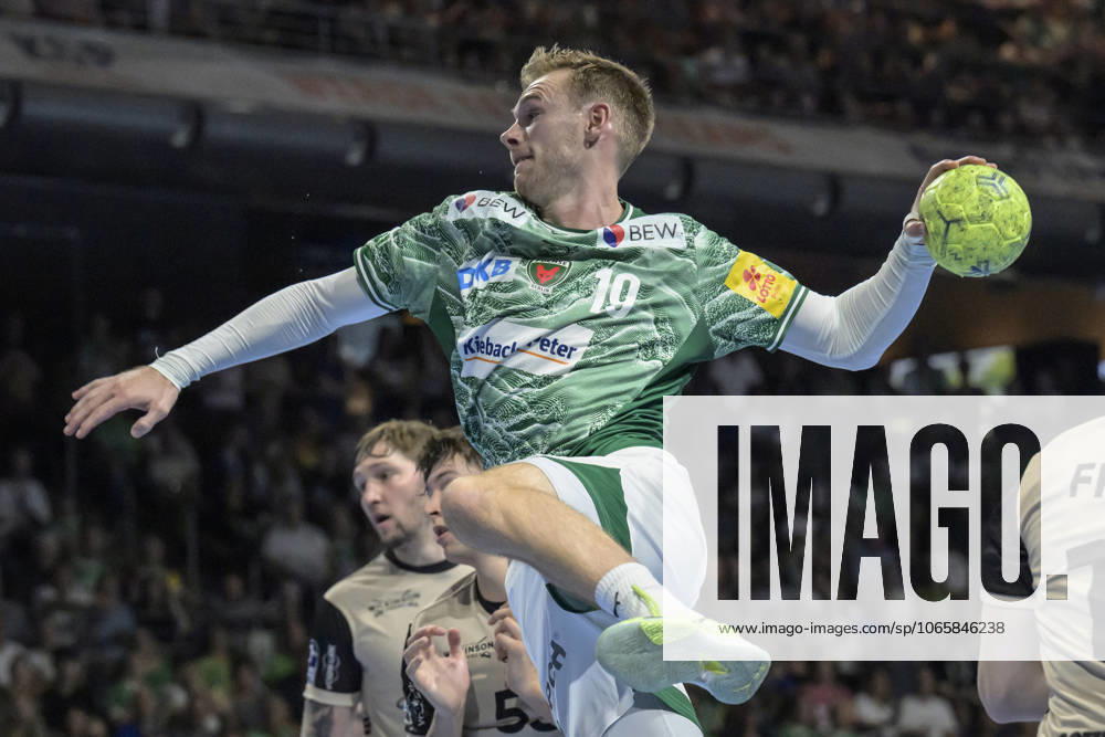 In the picture from l Mathias Gidsel Fuechse Berlin , action, fight, fights for the ball, GER, Berlin, handball, Fuechse Berlin vs Bergischer HC, DAIKIN Handball Bundesliga, in the Max Schmeling Halle, 31 08 2025,
