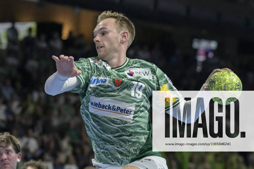 In the picture from l Mathias Gidsel Fuechse Berlin , action, fight, fights for the ball, GER, Berlin, handball, Fuechse Berlin vs Bergischer HC, DAIKIN Handball Bundesliga, in the Max Schmeling Halle, 31 08 2025,