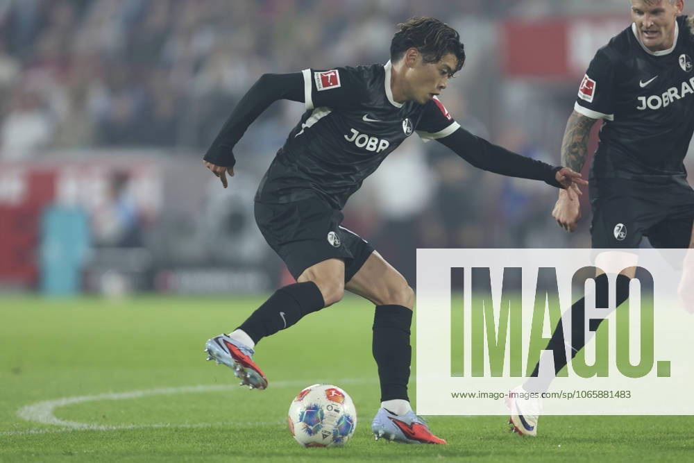 Yuito Suzuki SC Freiburg in action, on the ball, individual action during the Bundesliga match between 1 FC Köln and Sport Club Freiburg, RheinEnergieSTADION on August 31, 2025 in Cologne, Germany Photo by Oliver Kaelke DeFodi Images Yuito Suzuki SC Freiburg controls the ball during the Bundesliga match between 1 FC Köln and Sport Club Freiburg at RheinEnergieSTADION on August 31, 2025 in Köln, Germany Photo by Oliver Kaelke DeFodi Images DFL regulations prohibit any use of photographs as image sequences and or quasi video Photo by Oliver Kaelke DeFodi Images