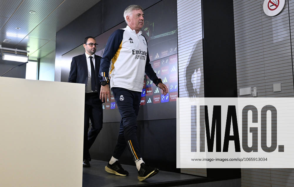 Training session of Real Madrid MADRID, SPAIN - SEPTEMBER 29: Head coach of Real Madrid, Carlo Ancelotti (R) speaks to press during a training session ahead of La Liga week 8 soccer match between Real Madrid and Girona, at Ciudad Real Madrid in Madrid, Spain on September 29, 2023. Madrid Spain. Editorial use only. Please get in touch for any other usage.