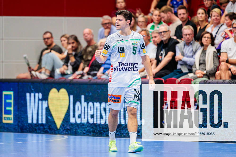 Rutger ten Velde Frisch Auf Goeppingen, 05 cheers after scoring goal GER, GWD Minden vs Frisch Auf Goeppingen, Handball, 1 Bundesliga, 1 Matchday, Season 2025 2026, 31 08 2025 GER, GWD Minden vs Frisch Auf Goeppingen, Handball, 1 Bundesliga, 1 Matchday, Season 2025 2026, 31 08 2025 Luebbecke