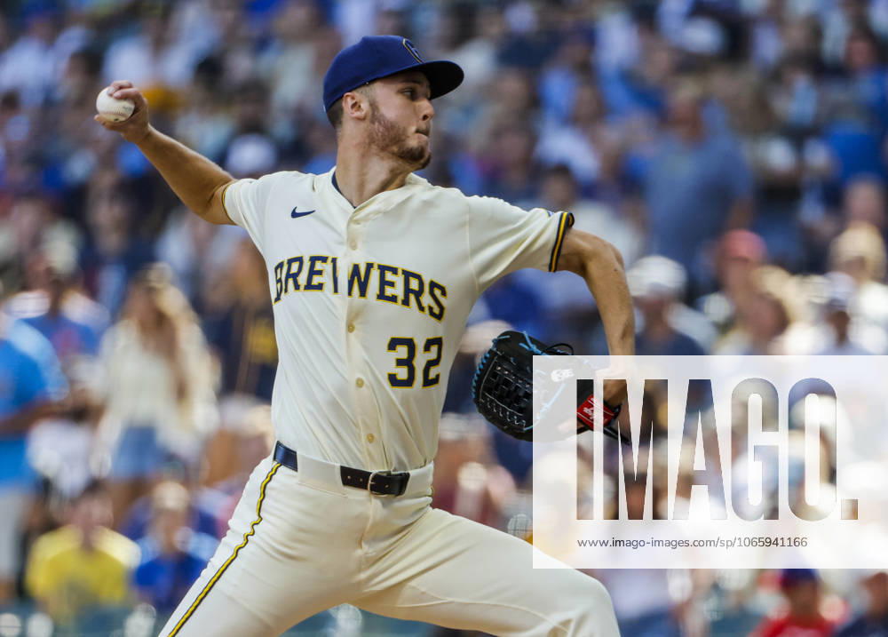 Milwaukee Brewers starting pitcher Jacob Misiorowski throws in the first inning of the MLB, Baseball Herren, USA game between the Philadelphia Phillies and the Milwaukee Brewers at American Family Filed in Milwaukee, Wisconsin on Monday, Sept. 1, 2025. MIL20250901803 TANNENxMAURY