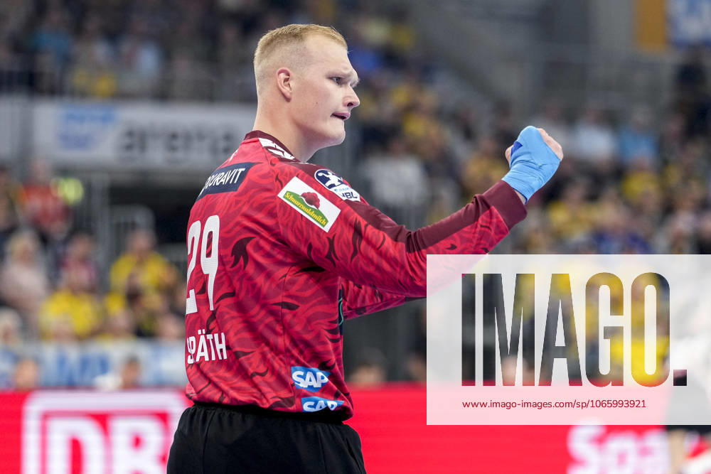 David Späth Goalkeeper, RNL, 29 , single picture, single photo, action, action, cheer, cheering, celebration, joy, rejoice, rejoicing, confident, optimistic, positive, game scene, 03 09 2025, Mannheim Germany , Handball, Bundesliga, Rhein Neckar Löwen TSV GWD Minden