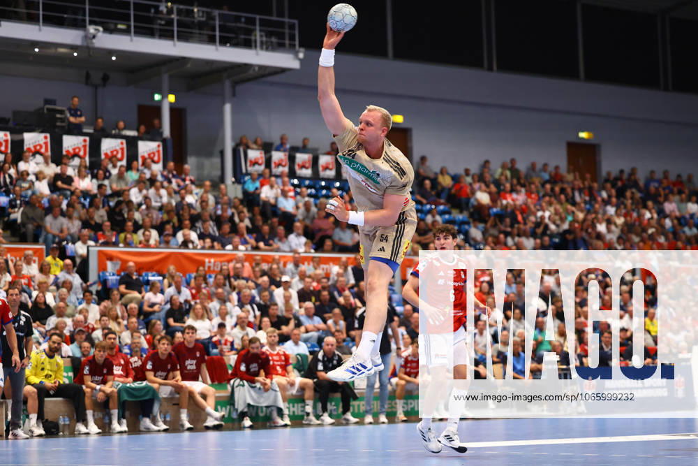 54 Justus Fischer TSV Hannover Burgdorf Handball I Men I Bundesliga Daikin HBL I Season 2025 2026 I 2 Matchday I HSV Hamburg TSV Hannover Burgdorf I 03 09 2025 I Sporthalle Hamburg