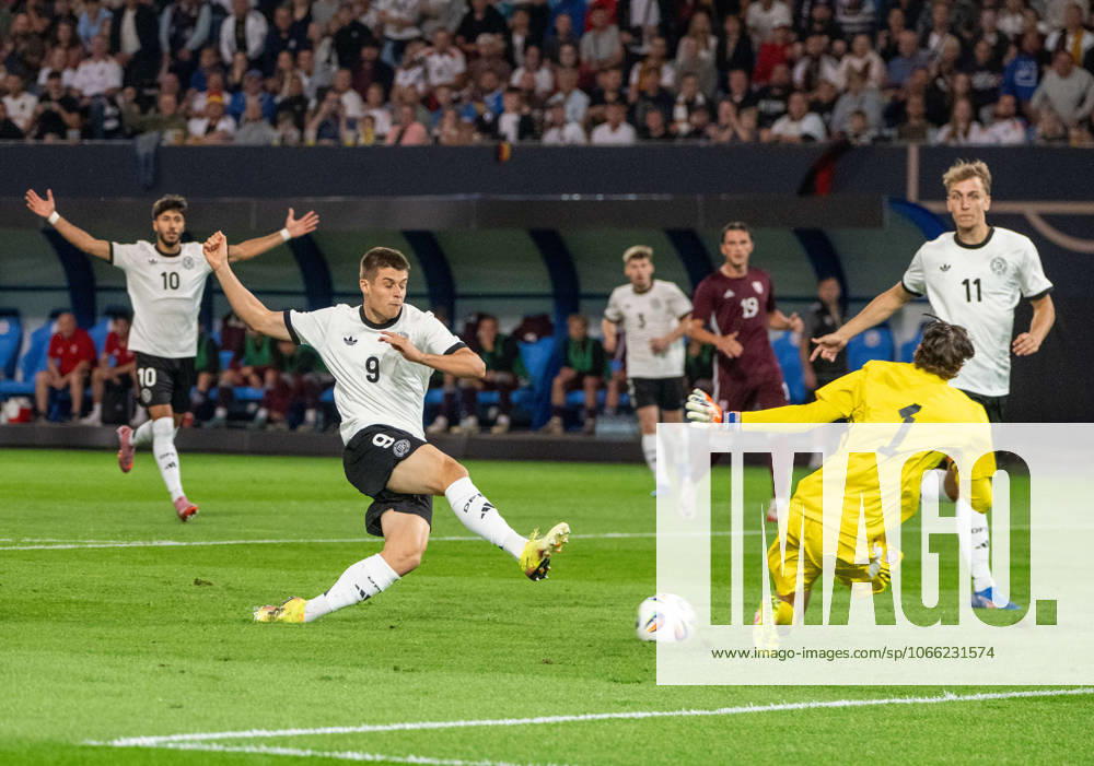 Soccer, Youth, Season 2025 26, U21, European Championship Qualification Group F 3 Matchday in Rostock, Germany Latvia, f l Chance Nicolo Tresoldi U21, Germany , Goalkeeper Nikita Parfjonovs, 09 09 2025,