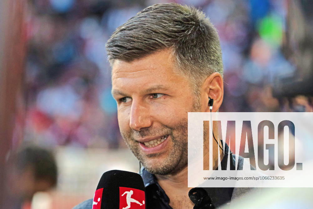 30 08 25 FC Augsburg FC Bayern Munich Germany, Augsburg, 30 08 2025, Football, Bundesliga, FC Augsburg FC Bayern Munich 2 3 Thomas Hitzlsperger