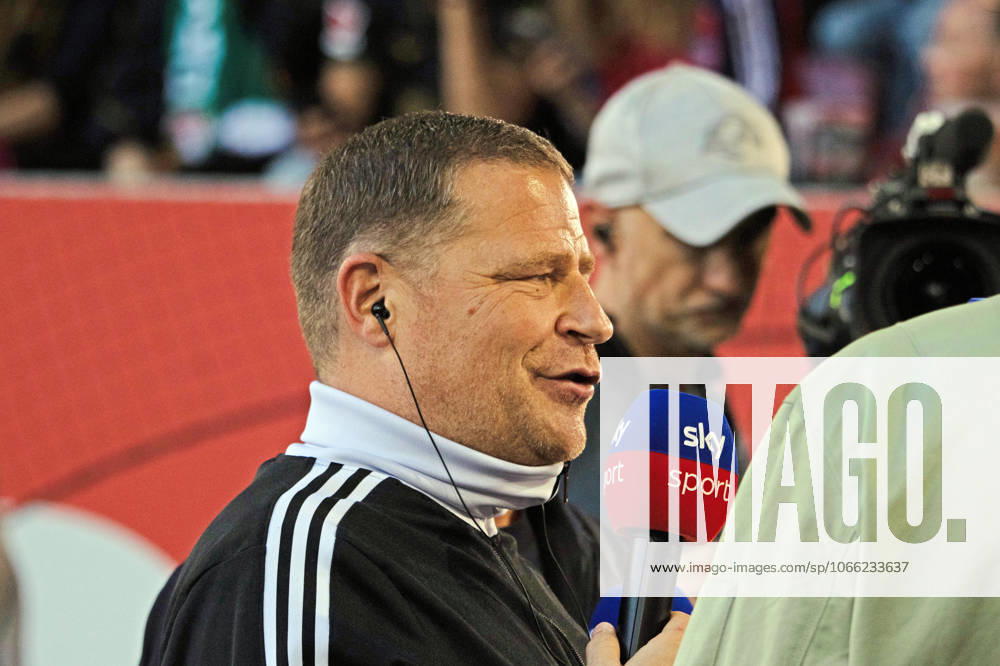 30 08 25 FC Augsburg FC Bayern Munich Germany, Augsburg, 30 08 2025, Football, Bundesliga, FC Augsburg FC Bayern Munich 2 3 Max Eberl Board Member Sport FC Bayern Munich