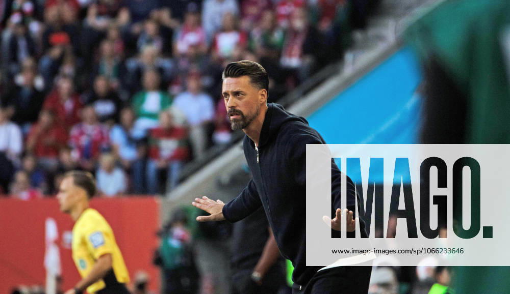 30 08 25 FC Augsburg FC Bayern Munich Germany, Augsburg, 30 08 2025, Football, Bundesliga, FC Augsburg FC Bayern Munich 2 3 Sandro Wagner Coach FC Augsburg