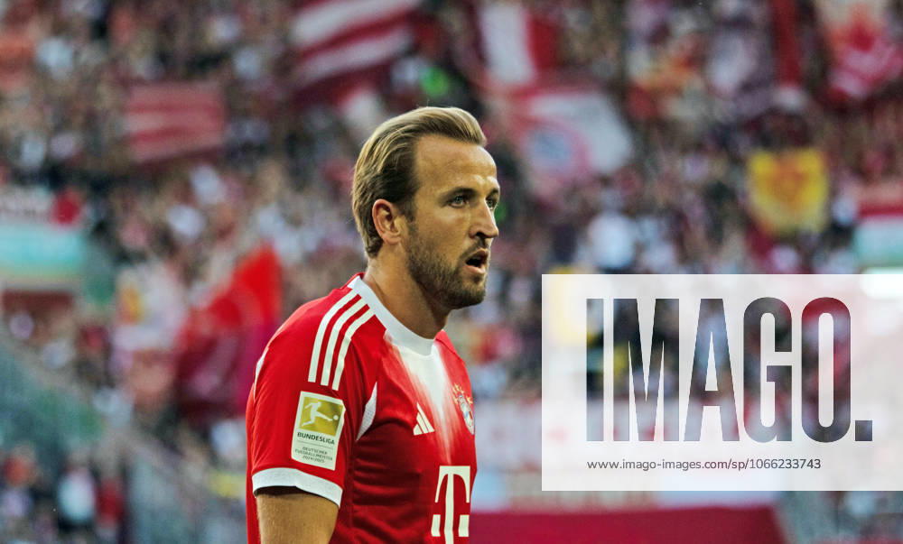 30 08 25 FC Augsburg FC Bayern Munich Germany, Augsburg, 30 08 2025, Football, Bundesliga, FC Augsburg FC Bayern Munich 2 3 Harry Kane FC Bayern Munich