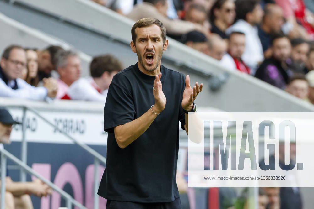 Julian Schuster SC Freiburg, Coach , Germany, Soccer, 1 Bundesliga, Matchday 3, 2025 2026, SC Freiburg vs VfB Stuttgart, 13 09 2025, Europa Park Stadion, Freiburg im Breisgau, Germany Freiburg im Breisgau Europa Park Stadion Baden Württemberg Germany