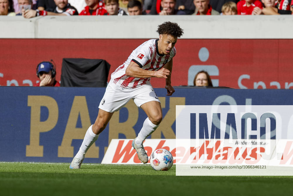 Derry Scherhant SC Freiburg, 07 on the ball , Germany, Soccer, 1 Bundesliga, Matchday 3, 2025 2026, SC Freiburg vs VfB Stuttgart, 13 09 2025, Europa Park Stadion, Freiburg im Breisgau, Germany Freiburg im Breisgau Europa Park Stadion Baden Württemberg Germany