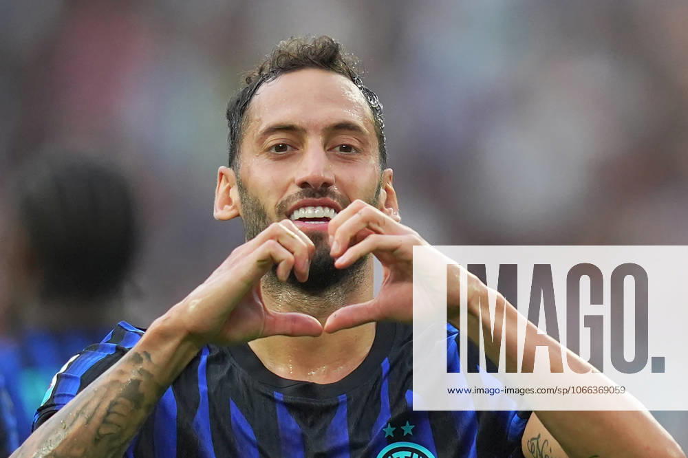 Inter Milan s Hakan Calhanoglu celebrates after scoring 1-1 during the Serie A soccer match between Juventus and Inter at the Allianz Stadium in Turin , north Italy - Saturday , September 13 , 2025. - Soccer .