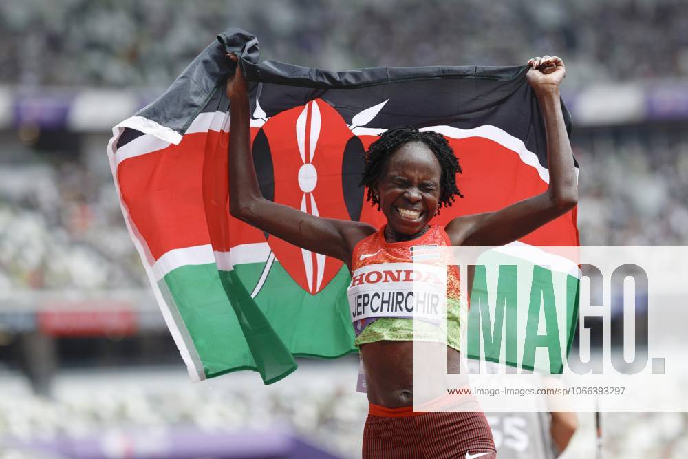 Athletics: World championships in Tokyo Peres Jepchirchir of Kenya celebrates after winning the women s marathon at the World Athletics Championships at the National Stadium in Tokyo on Sept. 14, 2025. A14AA0004846888P
