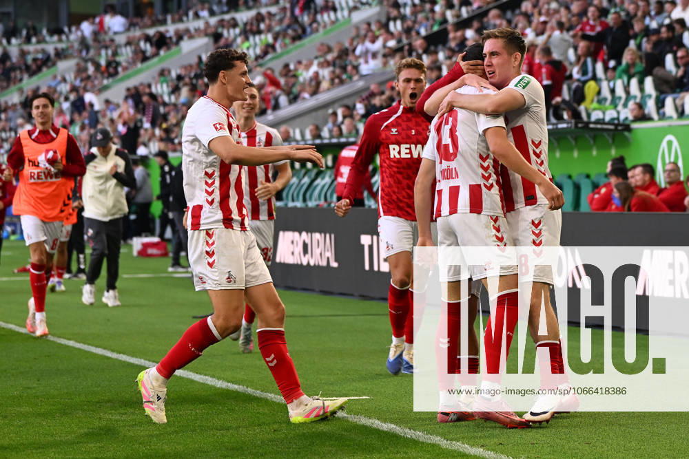 Isak Johannesson 1 FC Koeln celebrates after scoring his teams second goal with teammates during the Bundesliga match between VfL Wolfsburg and 1 FC Köln, Volkswagen Arena on September 13, 2025 in Wolfsburg, Germany, Germany Photo by Ralf Treese DeFodi Images Isak Johannesson 1 FC Koeln celebrates after scoring his teams second goal with teammates during the Bundesliga match between VfL Wolfsburg and 1 FC Köln at Volkswagen Arena on September 13, 2025 in Wolfsburg, Germany Photo by Ralf Treese DeFodi Images DFL regulations prohibit any use of photographs as image sequences and or quasi video Photo by Ralf Treese DeFodi Images