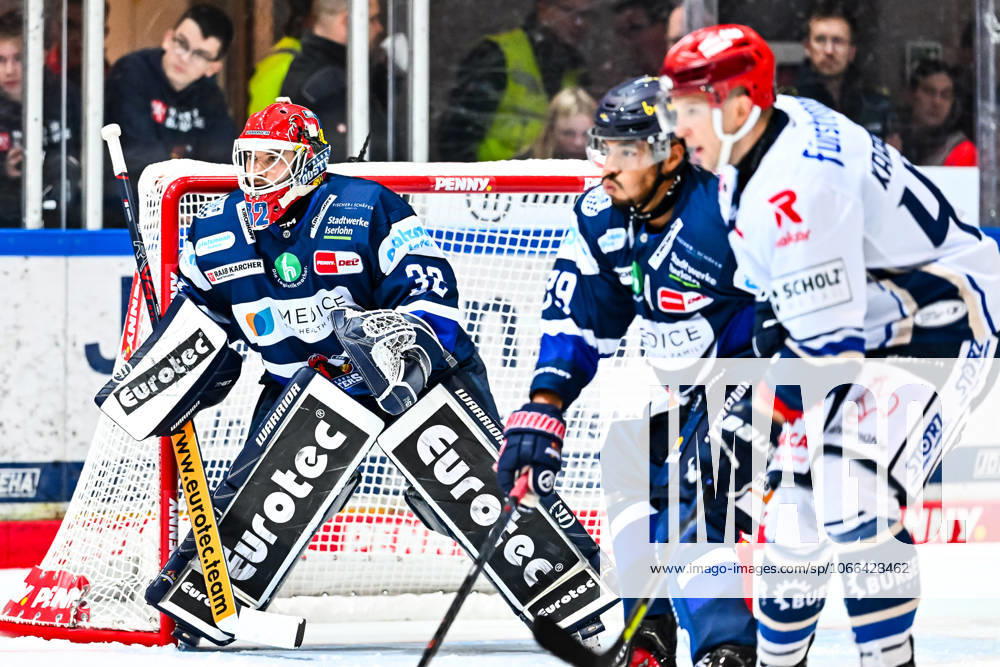 Hendrik Hane Iserlohn Roosters, 32 Colin Ugbekile Iserlohn Roosters, 79 Alexander Karachun Schwenninger Wild Wings, 47 , GER, Iserlohn Roosters vs Schwenninger Wild Wings, Ice Hockey, Penny DEL, 02 Matchday, Season 2025 2026, 14 09 2025, GER, Iserlohn Roosters vs Schwenninger Wild Wings, Ice Hockey, Penny DEL, 02 Matchday, Season 2025 2026, 14 09 2025 Iserlohn