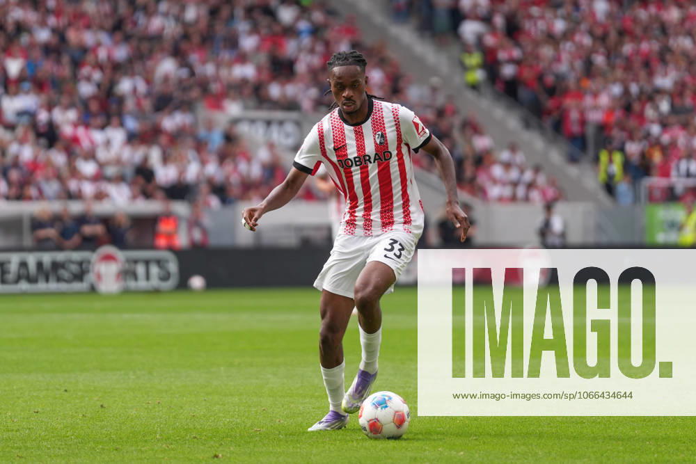 Jordy Makengo SC Freiburg, 33 on the ball , Germany, Soccer, 1 Bundesliga, Matchday 3, 2025 2026, SC Freiburg vs VfB Stuttgart, 13 09 2025, Europa Park Stadion, Freiburg, Germany DFL REGULATIONS PROHIBIT ANY USE OF PHOTOGRAPHS AS IMAGE SEQUENCES AND OR QUASI VIDEO Freiburg Europa Park Stadion Baden Württemberg Germany