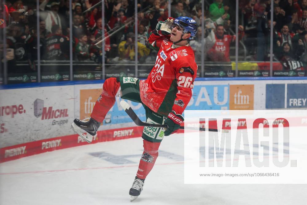 Goal celebration of Alexander Blank 26 Augsburger Panther to 1 0, Augsburger Panther vs Adler Mannheim, 2 Spieltag, Eishockey, Penny DEL, 14 09 2025 Augsburg Bayern Germany