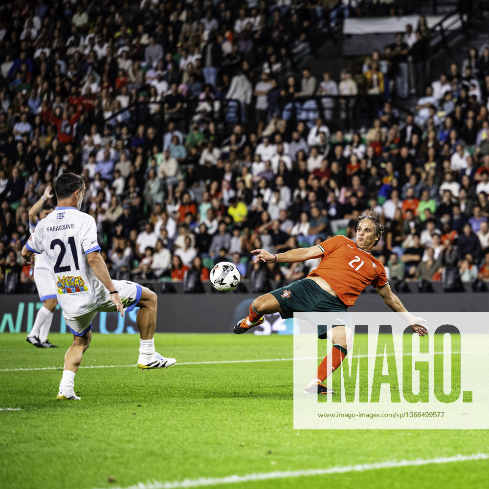 Nuno Gomes takes a powerful shot on goal, during the Legends Charity Game, between Portugal Lengends vs World Legends at Alvalade Stadium, Lisbon, on September 15, 2025 Lisbon Portugal - ZUMAr200 20250915_zsp_r200_030