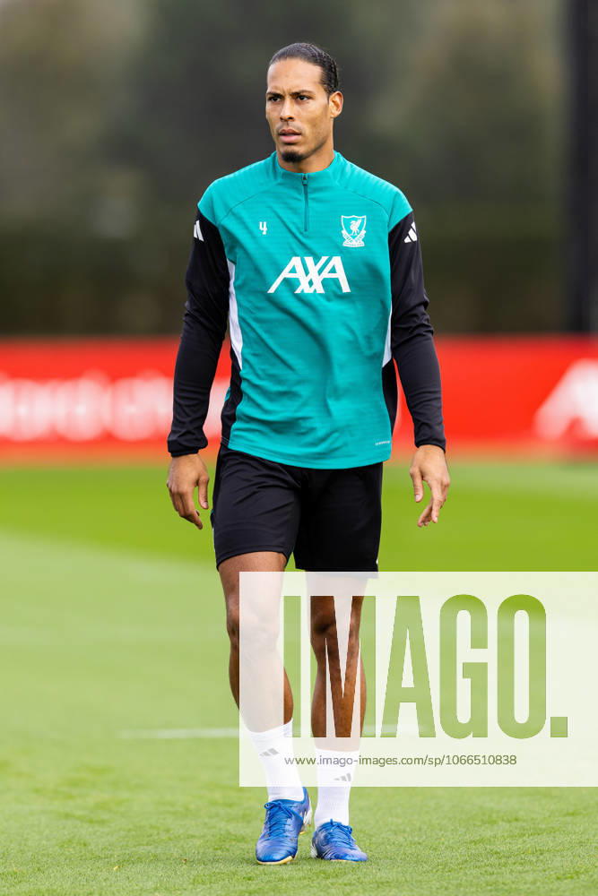 Football - UEFA Champions League - Liverpool FC v Atlà tico de Madrid - MD-1 LIVERPOOL, ENGLAND - Tuesday, September 16, 2025: Liverpool s captain Virgil van Dijk during a training session at the AXA Training Centre ahead of the UEFA Champions League match between Liverpool FC and Atlà tico de Madrid. (Photo by Jessica Hornby Propaganda)