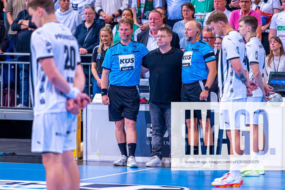 V l , TSV Hannover Burgdorf green vs THW Kiel white on matchday 3 of the 2025 2026 season in the DAIKIN Handball Bundesliga 18 09 2025, ZAG Arena Hannover, GER ,