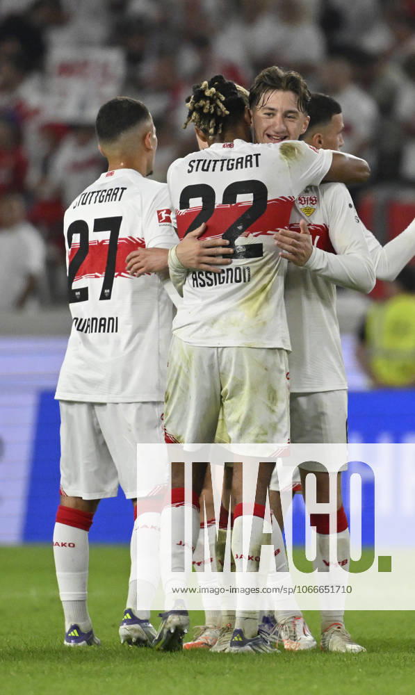 After the end of the match final cheers, joy, happiness, jubilation Lorenz Assignon VfB Stuttgart 22 Angelo Stiller VfB Stuttgart 06 Badredine Bouanani VfB Stuttgart 27 VfB Stuttgart vs 1 FC St Pauli 19 09 2025 DFL REGULATIONS PROHIBIT ANY USE OF PHOTOGRAPHS AS IMAGE SEQUENCES AND OR QUASI VIDEO VfB Stuttgart vs 1 FC St Pauli