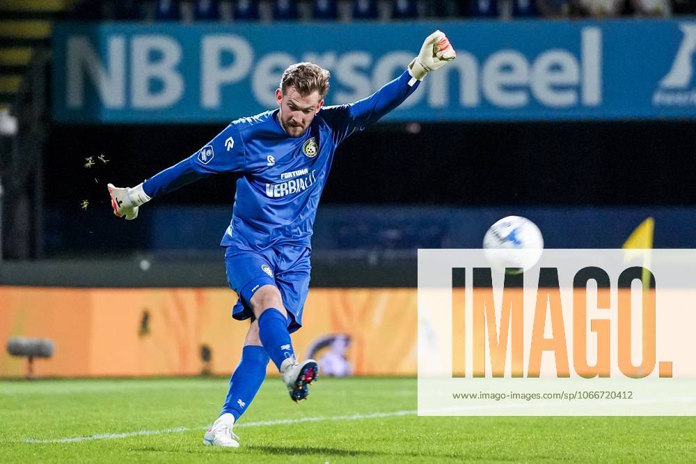SITTARD - Fortuna Sittard goalkeeper Mattijs Branderhorst during the Dutch Eredivisie match between Fortuna Sittard and FC Utrecht at the Fortuna Sittard Stadium on September 20, 2025, in Sittard, Netherlands. ANP TOBIAS KLEUVER Eredivisie 2025 26 ANPxSportx IVx 537011521 originalFilename: 537011521