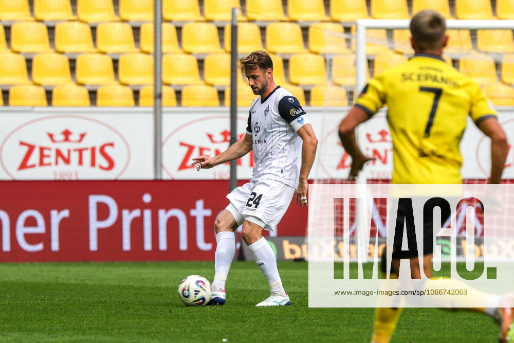 Lukas Klünter SV Waldhof Mannheim, 24 on the ball Soccer 3 League, Matchday 7, Alemannia Aachen vs SV Waldhof Mannheim on 20 09 2025 in Aachen Tivoli , Germany Aachen Tivoli Germany