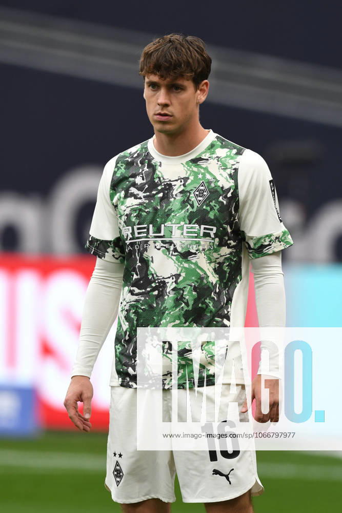 Philipp Sander Borussia Moenchengladbach GER, Bayer 04 Leverkusen vs Borussia Moenchengladbach, Football, Bundesliga, Matchday 4, Season 2025 2026, 21 09 2025 DFL REGULATIONS PROHIBIT ANY USE OF PHOTOGRAPHS AS IMAGE SEQUENCES AND OR QUASI VIDEO GER, Bayer 04 Leverkusen vs Borussia Moenchengladbach, Football, Bundesliga, Matchday 4, Season 2025 2026, 21 09 2025 Leverkusen