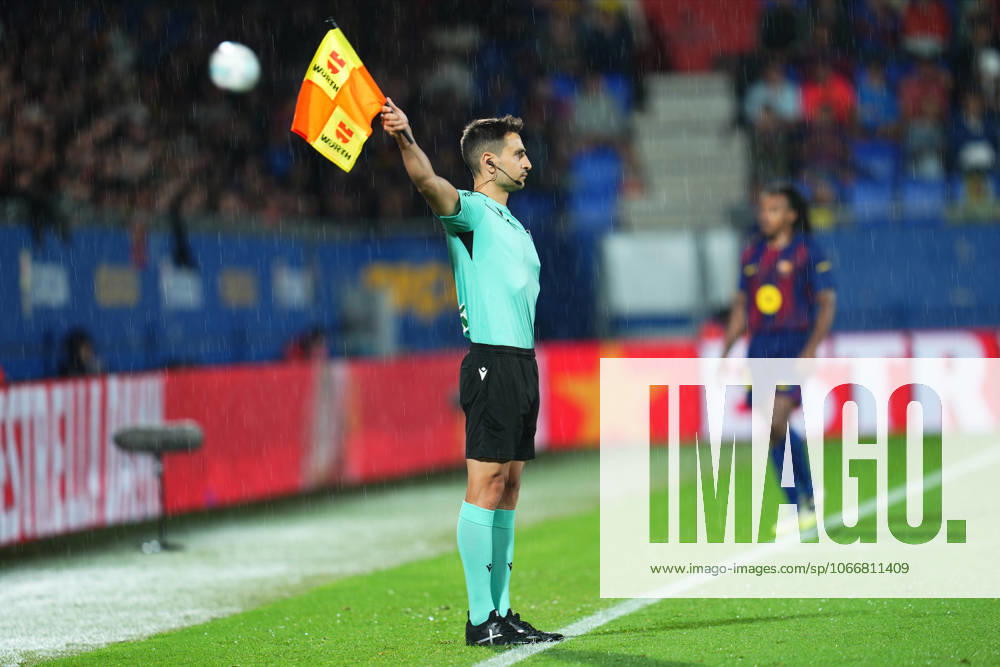 ESP: FC Barcelona, Barca - Getafe CF. La Liga EA Sports. Date 5 Linesman during the La Liga EA Sports match between FC Barcelona - Getafe CF played at Johan Cruyff Stadium on September 21, 2025 in Barcelona. kpng