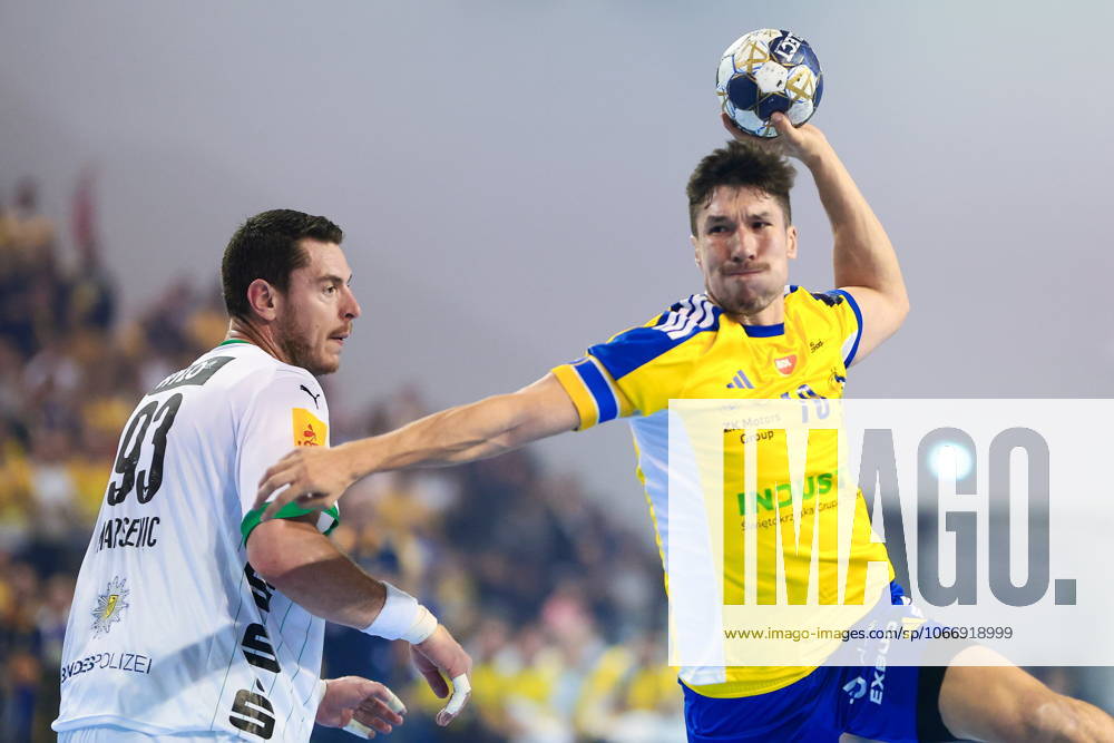 2025.09.25 Kielce Pilka reczna , Liga Mistrzow EHF , sezon 2025 26 Industria Kielce - Fuechse Berlin N z Mijajlo Marsenic, Alex Dujszebajew Dujshebaev Dovichebaeva Foto Tomasz Fafara PressFocus 2025.09.25 Kielce Handball , EHF Champions League , 2025 2026 season Industria Kielce - Fuechse Berlin Mijajlo Marsenic, Alex Dujszebajew Dujshebaev Dovichebaeva Credit: Tomasz Fafara PressFocus NEWSPIX.PL --- newspix.pl