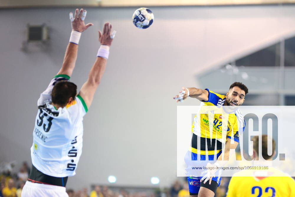 2025.09.25 Kielce Pilka reczna , Liga Mistrzow EHF , sezon 2025 26 Industria Kielce - Fuechse Berlin N z Hassan Kaddah Foto Tomasz Fafara PressFocus 2025.09.25 Kielce Handball , EHF Champions League , 2025 2026 season Industria Kielce - Fuechse Berlin Hassan Kaddah Credit: Tomasz Fafara PressFocus NEWSPIX.PL --- newspix.pl