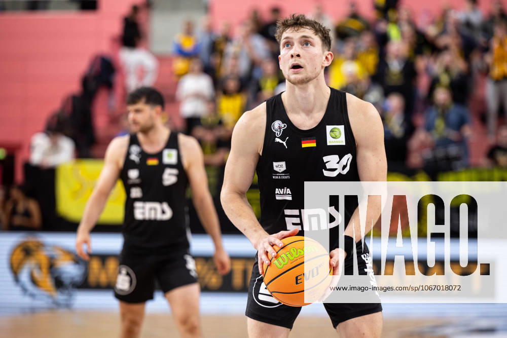Tigers Tuebingen Nuernberg Falcons, Herren, 2 Bundesliga, Barmer 2 Basketball Bundesliga, pro A, 1 Spieltag, Spielzeit 2025 2025, 27 09 2025 Vincent Friederici Nuernberg Falcons, 30 beim Freiwurf