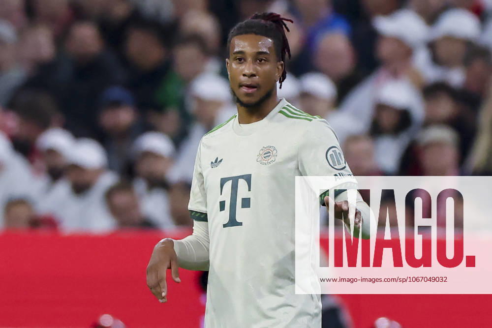 Michael Olise (FC Bayern Muenchen) gestikuliert, Bundesliga, FC Bayern München v SV Werder Bremen, Allianz Arena am 26. September 2025 in München, Deutschland. (Foto von Marco Steinbrenner DeFodi Images) Michael Olise (FC Bayern Muenchen) gestures, Bundesliga, FC Bayern München v SV Werder Bremen, Allianz Arena, September 26, 2025 in München, Germany. (Photo by Marco Steinbrenner DeFodi Images) DFL regulations prohibit any use of photographs as image sequences and or quasi-video. Michael Olise FC Bayern Muenchen gestures, Bundesliga, FC Bayern München v SV Werder Bremen, Allianz Arena on September 26, 2025 in Munich, Germany Photo by Marco Steinbrenner DeFodi Images Michael Olise FC Bayern Muenchen gestures, Bundesliga, FC Bayern München v SV Werder Bremen, Allianz Arena, September 26, 2025 in Munich, Germany Photo by Marco Steinbrenner DeFodi Images DFL regulations prohibit any use of photographs as image sequences and or quasi video