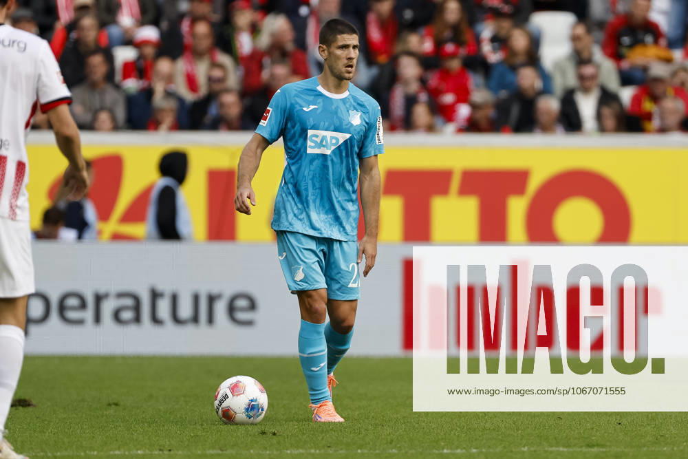 Andrej Kramaric TSG Hoffenheim, 27 on the ball , Germany, Soccer, 1 Bundesliga, Matchday 5, 2025 2026, SC Freiburg vs TSG 1899 Hoffenheim, 28 09 2025, Europa Park Stadion, Freiburg im Breisgau, Germany Freiburg im Breisgau Europa Park Stadion Baden Württemberg Germany