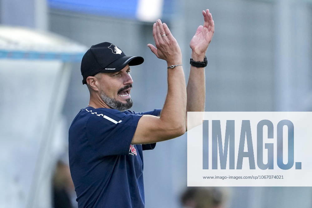 Stefan Kleineheismann coach, head coach, TSG II , gives instructions, gestures, gesticulates with arms, single image, single photo, action, action, 28 09 2025, Sinsheim Germany , Football, 3 Liga, TSG 1899 Hoffenheim II SSV Ulm 1846, DFB DFL REGULATIONS PROHIBIT ANY USE OF PHOTOGRAPHS AS IMAGE SEQUENCES AND OR QUASI VIDEO