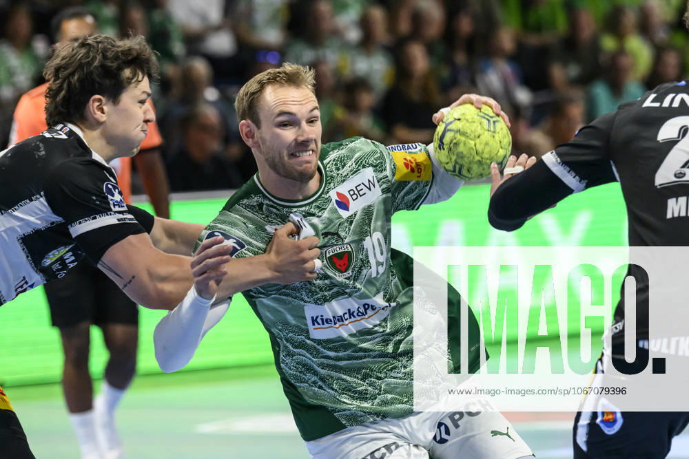 In the picture from l Mathias Gidsel Fuechse Berlin , GER, Berlin, Handball, Fuechse Berlin vs ThSV Eisenach, DAIKIN Handball Bundesliga, in the Max Schmeling Halle, 21 09 2025,