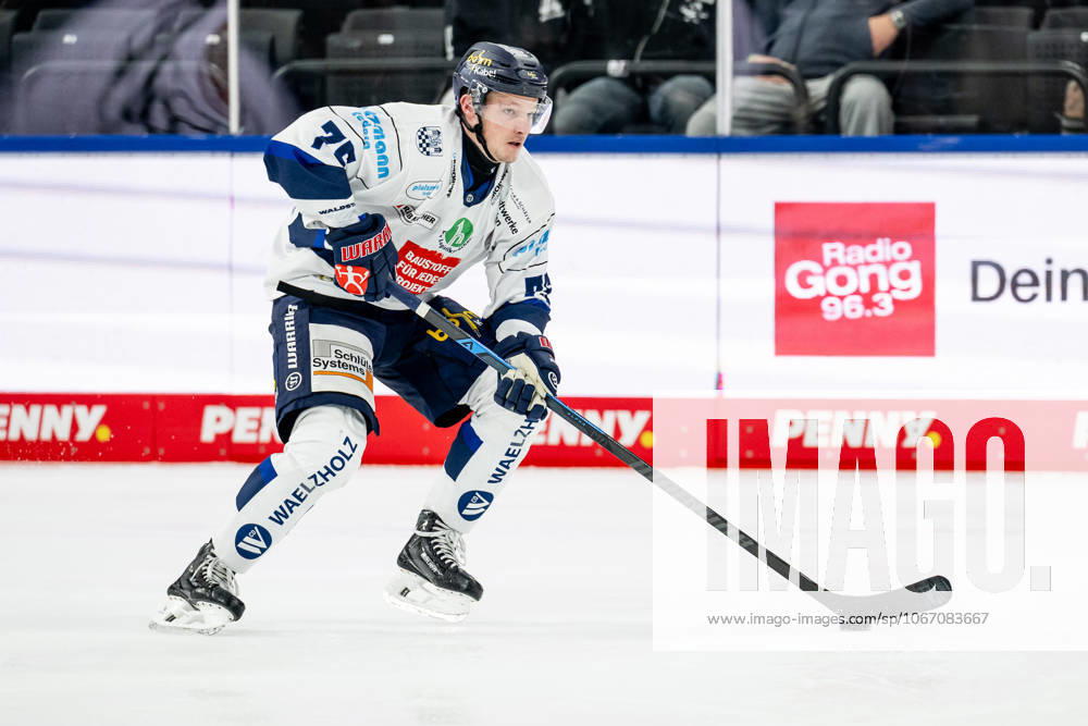 Julian Napravnik Iserlohn Roosters, 75 GER, EHC Red Bull Muenchen vs Iserlohn Roosters, Ice Hockey, DEL, Matchday 6, Season 2025 2026, 28 09 2025 GER, EHC Red Bull Muenchen vs Iserlohn Roosters, Ice Hockey, DEL, Matchday 6, Season 2025 2026, 28 09 2025 Muenchen