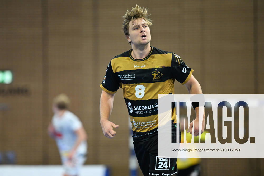 Viktor Petersen Norberg HC Elbflorenz 2006, 8 HC Elbflorenz 2006 vs VfL Luebeck Schwartau, 2 Handball Bundesliga Herren, Spielzeit 2025 2026, 26 09 2025 HC Elbflorenz 2006 vs VfL Luebeck Schwartau, 2 Handball Bundesliga Herren, Spielzeit 2025 2026, 26 09 2025 Dresden