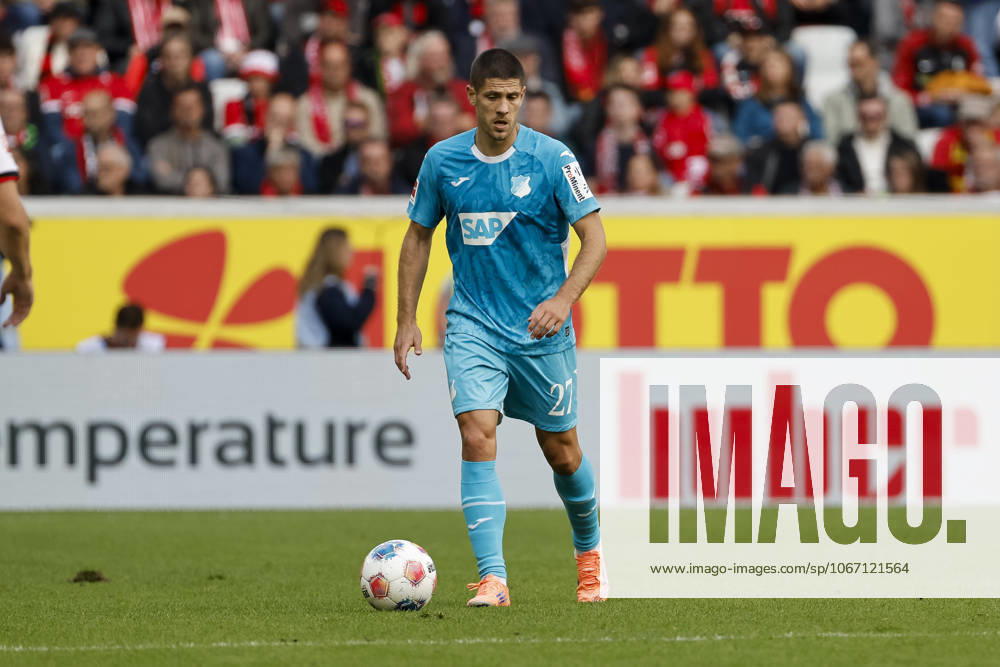 Andrej Kramaric TSG Hoffenheim, 27 on the ball , Germany, Soccer, 1 Bundesliga, Matchday 5, 2025 2026, SC Freiburg vs TSG 1899 Hoffenheim, 28 09 2025, Europa Park Stadion, Freiburg im Breisgau, Germany Freiburg im Breisgau Europa Park Stadion Baden Württemberg Germany