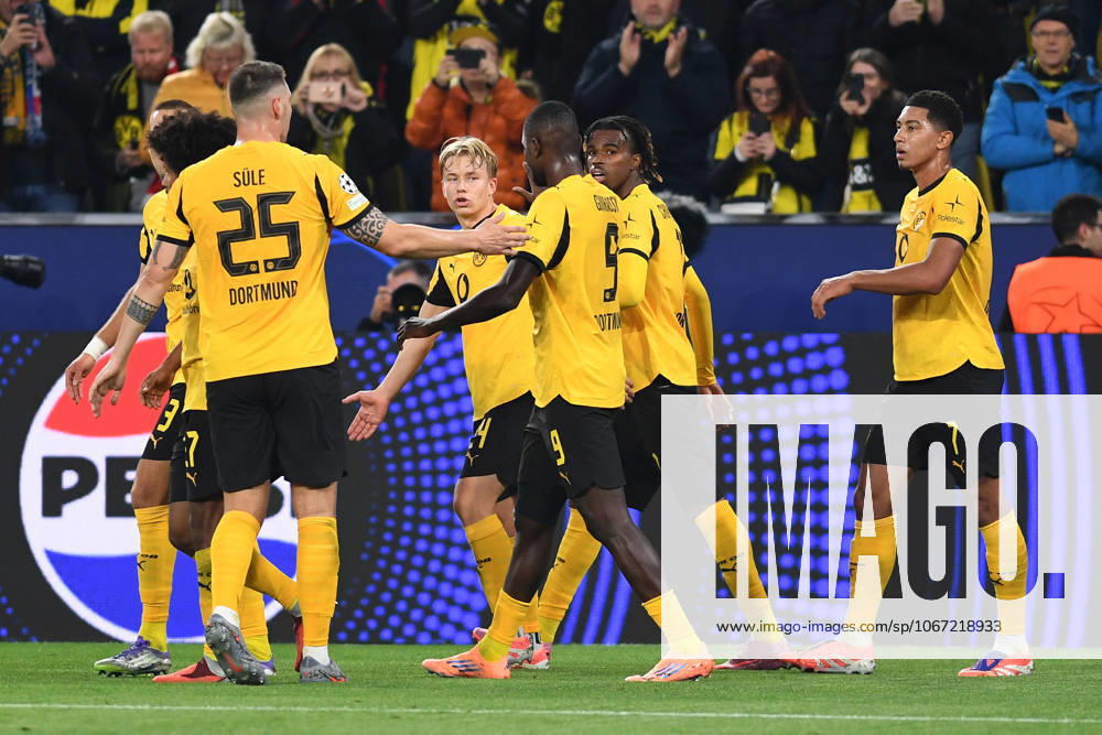 Daniel Svensson (Borussia Dortmund) Torjubel, jubelt mit seiner Mannschaft nach dem Treffer zum 1:0 waehrend des Spiels der UEFA Champions League 2025 26, 2. Spieltag Ligaphase zwischen Borussia Dortmund und Athletic Club Bilbao, SIGNAL IDUNA PARK am 01. October 2025 in Dortmund, Deutschland. (Foto von Ralf Treese DeFodi Images) +++ Daniel Svensson (Borussia Dortmund) Torjubel, jubelt mit seiner Mannschaft nach dem Treffer zum 1:0 during the UEFA Champions League 2025 26 League Phase MD2 match between Borussia Dortmund and Athletic Club at BVB Stadion Dortmund on October 1, 2025 in Dortmund, Germany. (Photo by Ralf Treese DeFodi Images) Daniel Svensson Borussia Dortmund goal celebration, celebrates with his team after scoring 1 0 during the UEFA Champions League 2025 26 League Phase MD2 match between Borussia Dortmund and Athletic Club Bilbao at BVB Stadion Dortmund on October 1, 2025, Dortmund, Germany Photo by Ralf Treese DeFodi Images Daniel Svensson Borussia Dortmund goal celebration, celebrates with his team after scoring 1 0 during the UEFA Champions League 2025 26 League Phase MD2 match between Borussia Dortmund and Athletic Club at BVB Stadion Dortmund on October 1, 2025 in Dortmund, Germany Photo by Ralf Treese DeFodi Images