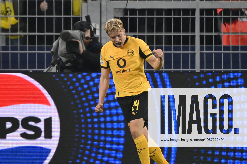 Cheer 1 0 Daniel Svensson Borussia Dortmund 01 10 2025, Football Champions League 2025 2026, 2 Matchday, Borussia Dortmund Athletic Bilbao UEFA regulations prohibit any use of photographs as image sequences and or quasi video Dortmund Signal Iduna Park Nordrhein Westfalen Germany Team2