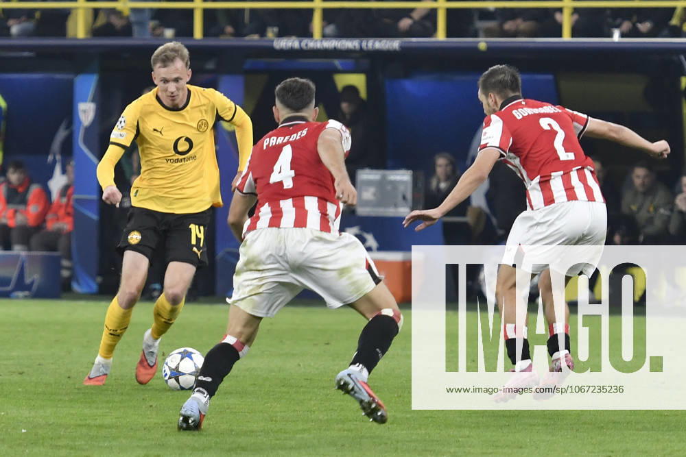 From left fighting for the ball Maximilian Beier Dortmund 14 Aitor Paredes Bilbao 4 Andoni Gorosabel Bilbao 2 01 04 2025 Football, Champions League, Borussia Dortmund vs Athletic Club de Bilbao, Signal Iduna Park, Dortmund,